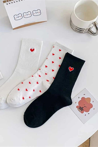 Chaussettes de sport en coton, rouges avec un cœur d'amour