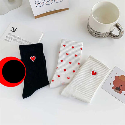 Chaussettes de sport en coton, rouges avec un cœur d'amour